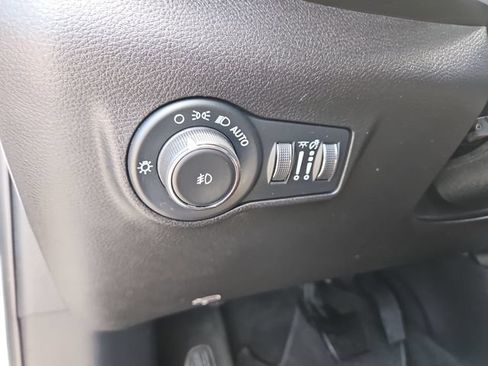 Used 2025 Jeep Compass Limited AWD/4WD image 17