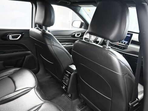 Used 2023 Jeep Compass Altitude image 41