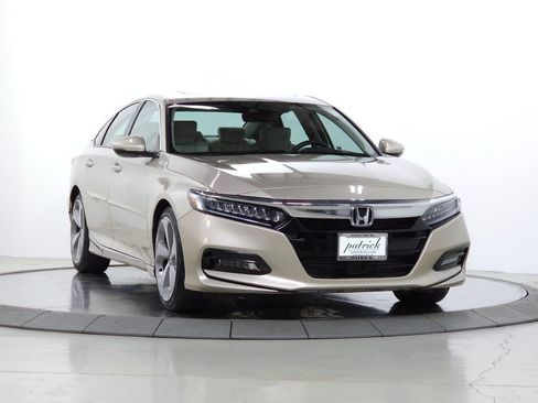 Used 2018 Honda Accord Touring image 1