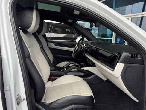 Used 2024 Porsche Cayenne image 26