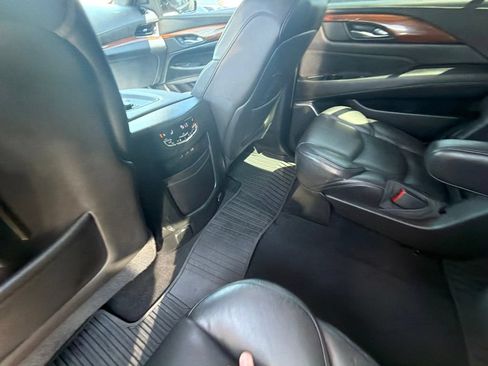 Used 2017 Cadillac Escalade ESV Premium Luxury RWD image 27
