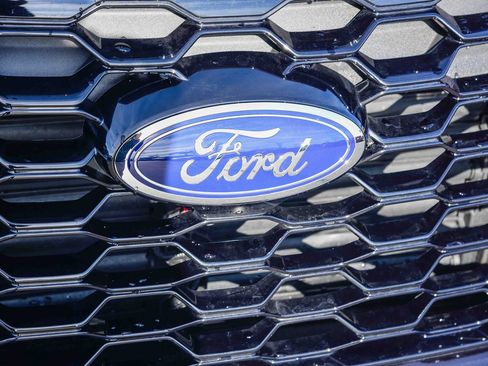 Used 2025 Ford Explorer ST-Line w/ Premium Package image 11