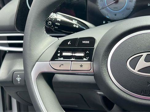 New 2026 Hyundai Elantra Limited FWD image 33