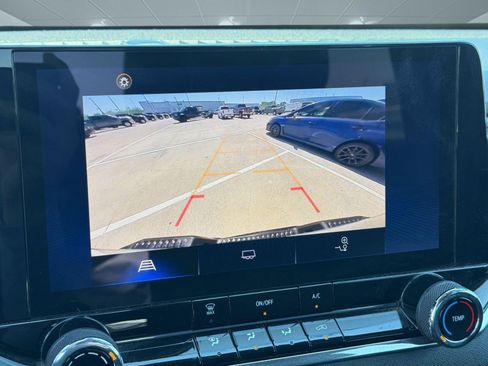 Used 2023 Chevrolet Colorado W/T image 22