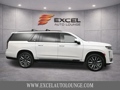 Used 2023 Cadillac Escalade ESV Sport w/ Touring Package AWD/4WD image 10