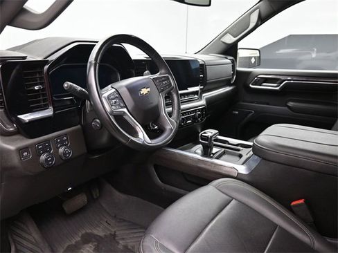 Used 2024 Chevrolet Silverado 1500 LTZ image 12