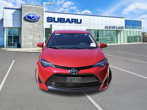 Used 2019 Toyota Corolla LE FWD image 2