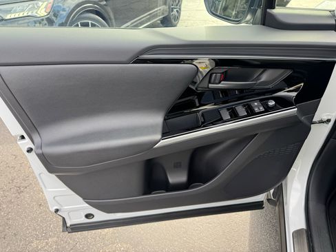 Used 2024 Toyota bZ4X AWD image 18