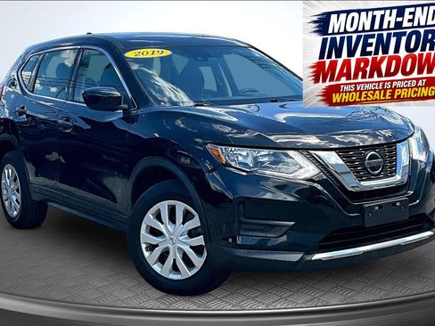 Used 2019 Nissan Rogue S AWD/4WD image 2
