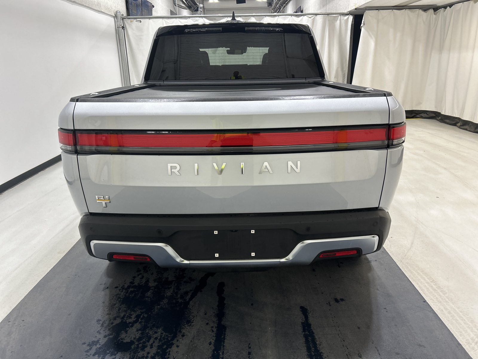 Used 2022 Rivian R1T Adventure AWD/4WD image 4