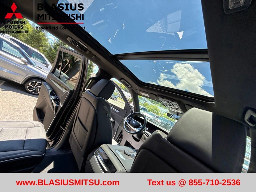 Used 2026 Cadillac Escalade Luxury AWD/4WD image 55