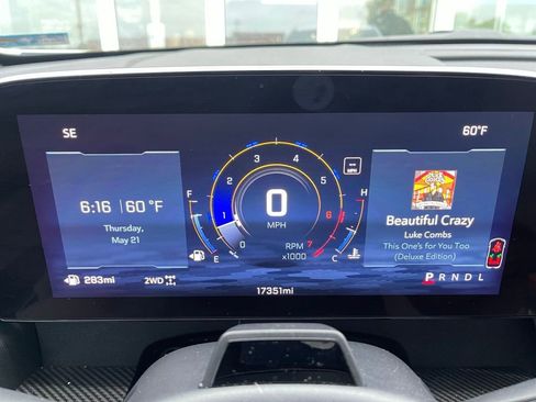 Used 2025 Chevrolet Traverse High Country AWD/4WD image 7