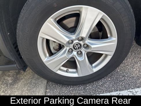 Used 2023 Toyota Highlander L FWD image 17