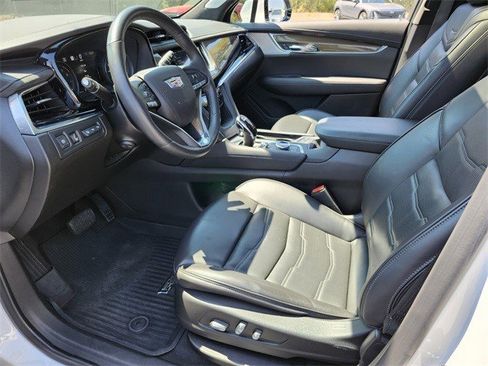 Certified 2022 Cadillac XT6 Premium Luxury w/ Platinum Package image 11