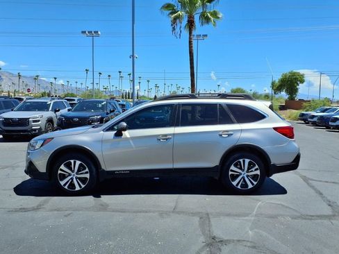 Used 2018 Subaru Outback 3.6R Limited AWD/4WD image 14