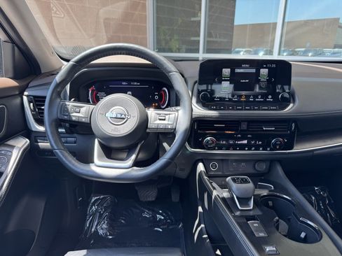 Used 2022 Nissan Rogue Platinum w/ Head-Up Display Package image 16