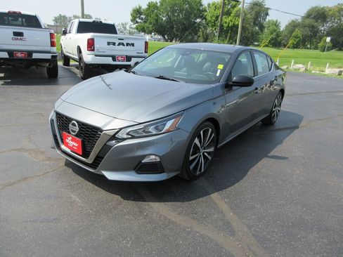 Used 2021 Nissan Altima 2.5 SR FWD image 10