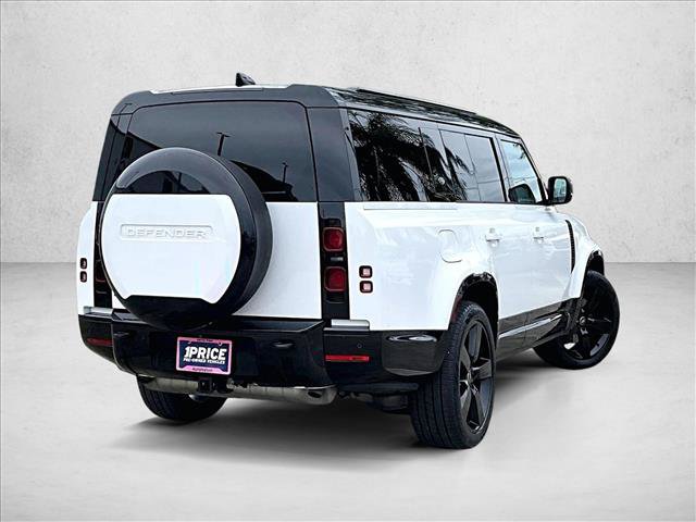 Used 2024 Land Rover Defender 130 X-Dynamic SE AWD/4WD image 2