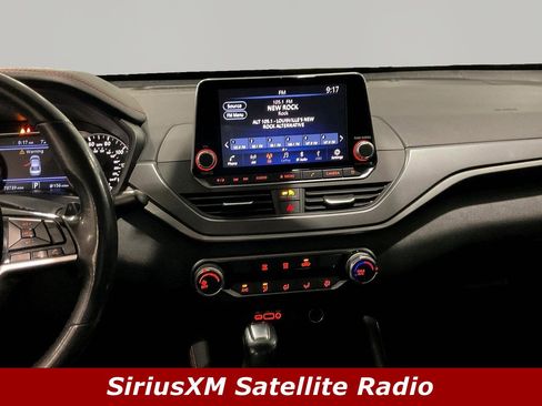 Used 2023 Nissan Altima 2.5 SR FWD image 9