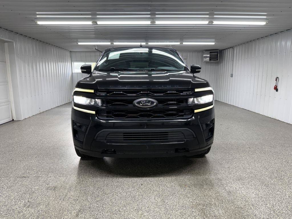 Used 2022 Ford Expedition Max Limited AWD/4WD image 2