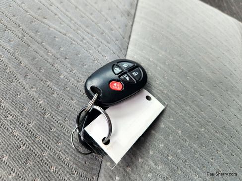 Used 2018 Toyota Sienna LE image 48