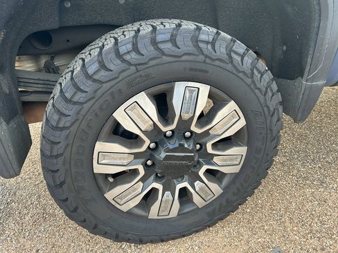 Used 2024 GMC Sierra 2500 Denali w/ Denali Reserve Package image 8