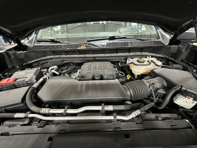 Used 2023 Chevrolet Silverado 1500 LT AWD/4WD image 22