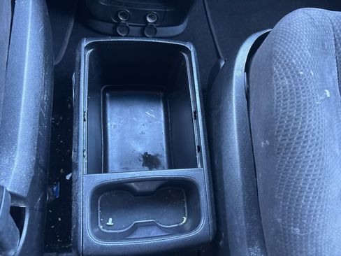 Used 2016 Dodge Grand Caravan SE image 13