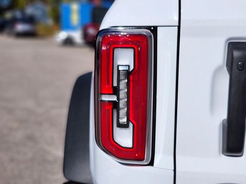 New 2025 Ford Bronco Badlands image 9