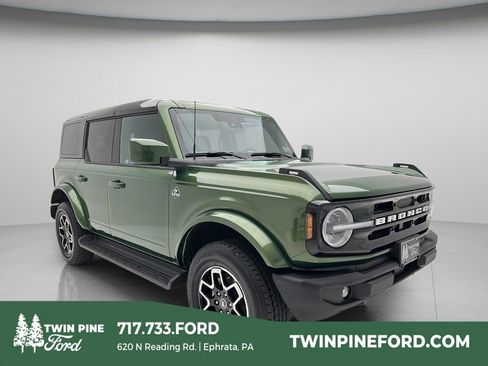 Used 2025 Ford Bronco Outer Banks AWD/4WD image 1