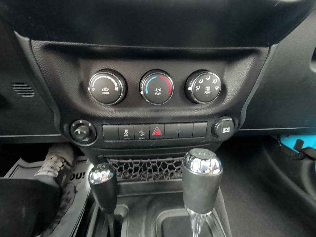 Used 2017 Jeep Wrangler Unlimited Sport w/ Quick Order Package 24S AWD/4WD image 22