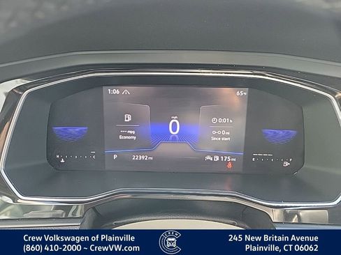 Certified 2022 Volkswagen Jetta SE image 4