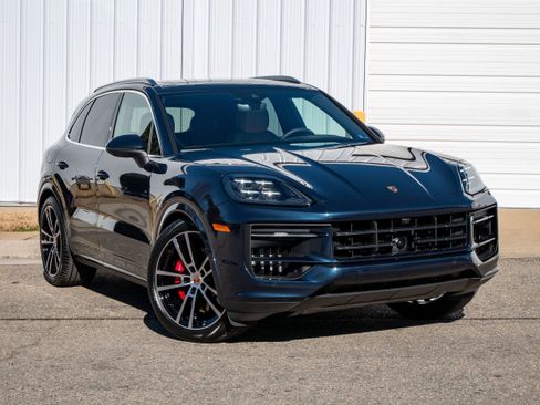 New 2026 Porsche Cayenne S AWD/4WD image 9