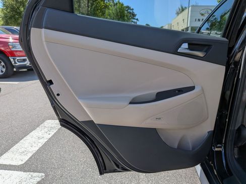 Used 2017 Hyundai Tucson SE Plus w/ Cargo Package FWD image 27