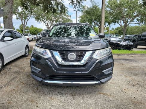 Used 2020 Nissan Rogue SV FWD image 2