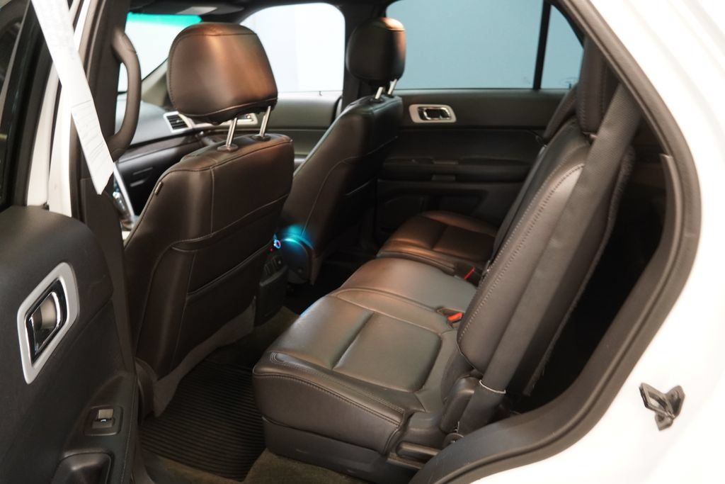 Used 2014 Ford Explorer Limited w/ Equipment Group 302A AWD/4WD image 18