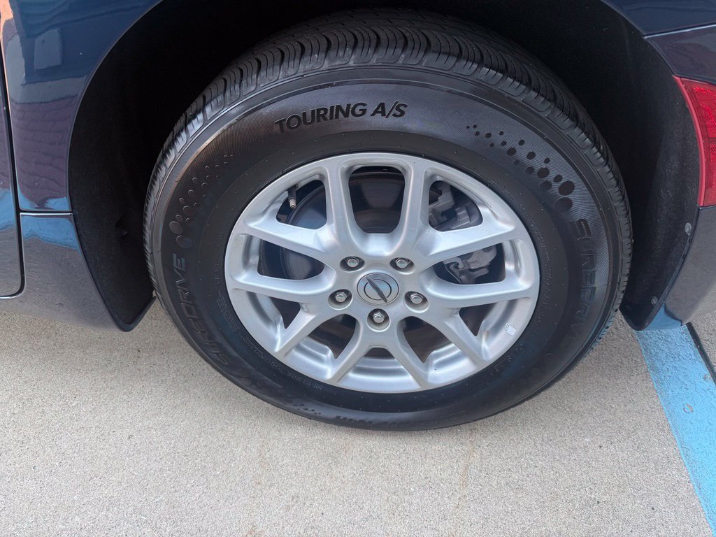 Used 2023 Chrysler Pacifica Touring-L FWD image 13