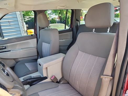 Used 2012 Jeep Liberty Sport AWD/4WD image 29