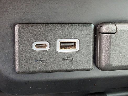 Used 2021 Chevrolet Silverado 1500 High Country w/ Technology Package image 24