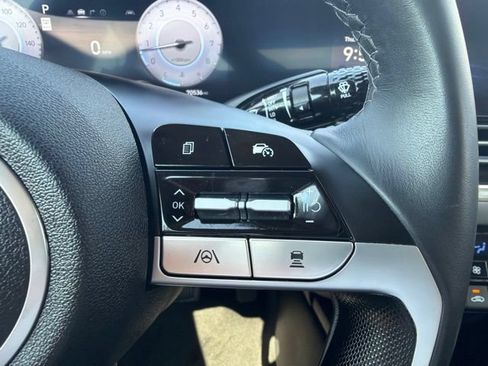 Used 2024 Hyundai Elantra Limited FWD image 18