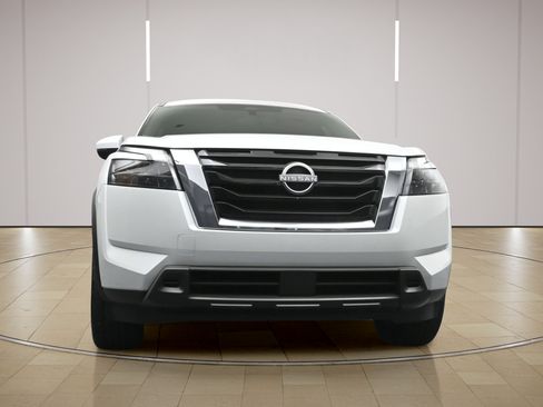 Certified 2025 Nissan Pathfinder SV FWD image 23