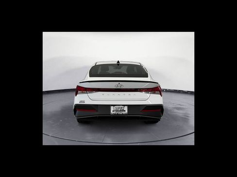 Used 2025 Hyundai Elantra Sport FWD image 5