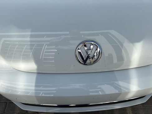 Used 2017 Volkswagen Beetle 1.8T S FWD image 10
