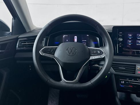 Used 2025 Volkswagen Jetta S image 18