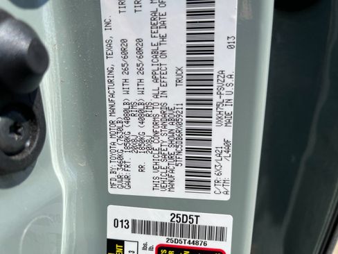 Used 2024 Toyota Tundra Platinum AWD/4WD image 33