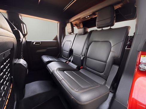 Used 2022 Ford Bronco Badlands image 23