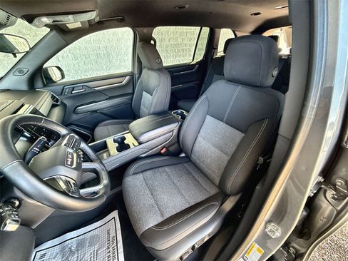 Certified 2025 GMC Acadia Elevation image 18