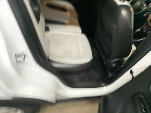 Used 2021 Chevrolet Trax LT FWD image 13