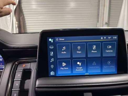 Used 2023 Chevrolet Suburban LT image 40