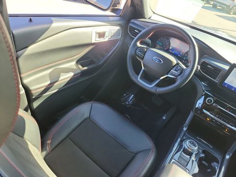 Certified 2024 Ford Explorer ST-Line w/ Class IV Trailer Tow Package image 18